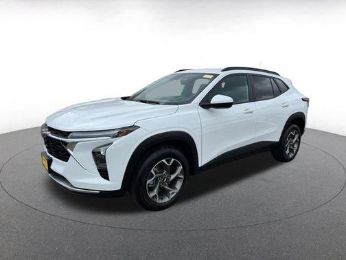 Summit White 2025 Chevrolet Trax LT