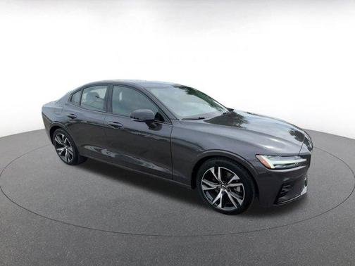 2024 Volvo S60 B5 Core Dark Theme