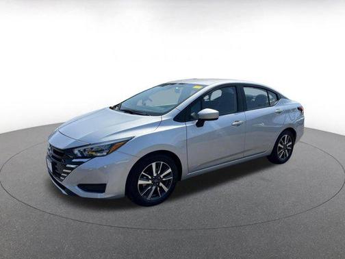 Brilliant Silver Metallic 2025 Nissan Versa 1.6 SV