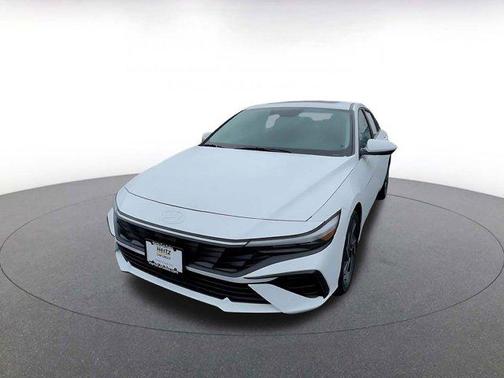 2025 Hyundai ELANTRA SEL