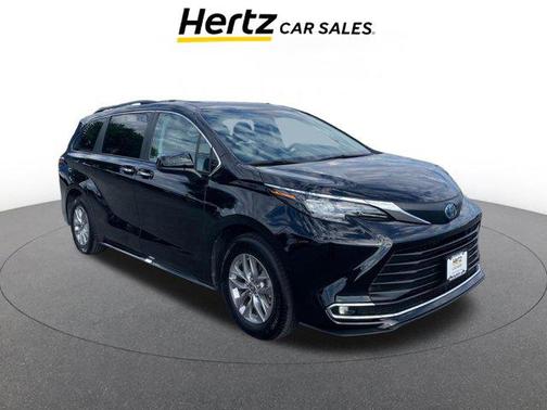 2024 Toyota Sienna XLE 8 Passenger