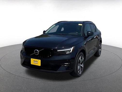 Onyx Black Metallic 2024 Volvo XC40 CORE