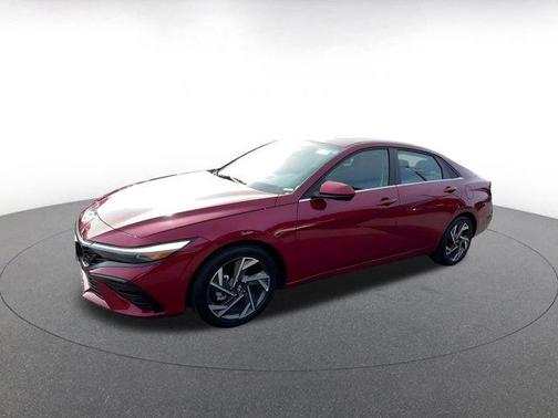 2025 Hyundai ELANTRA SEL