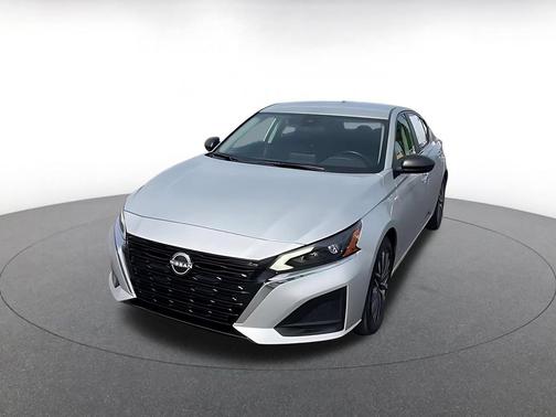 Brilliant Silver Metallic 2025 Nissan Altima SV FWD