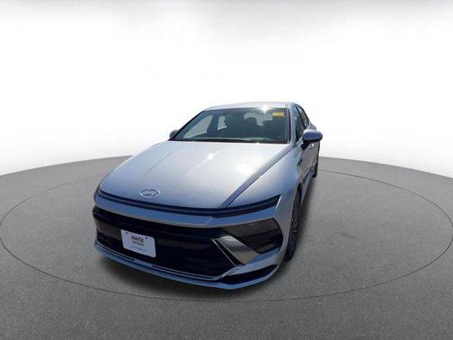 Aero Silver 2025 Hyundai SONATA Hybrid SE