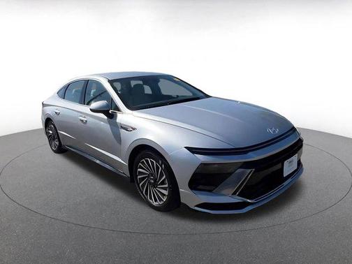 Aero Silver 2025 Hyundai SONATA Hybrid SE