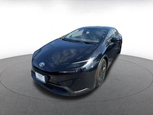 2025 Toyota Prius LE