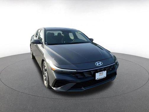 2025 Hyundai ELANTRA SEL