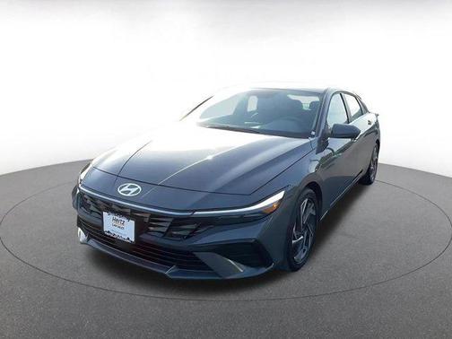 2025 Hyundai ELANTRA SEL