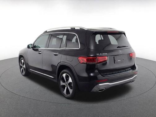 Night Black 2025 Mercedes-Benz GLB 250 4MATIC