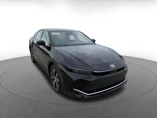 Black 2025 Toyota Crown XLE