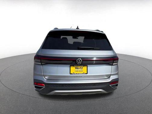 Pyrite Silver Metallic 2025 Volkswagen Taos 1.5T SE
