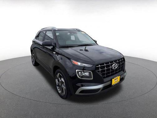 Onyx Black 2025 Hyundai VENUE SEL