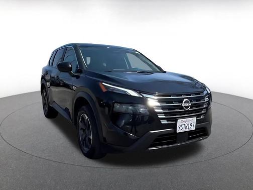 Super Black 2025 Nissan Rogue SV