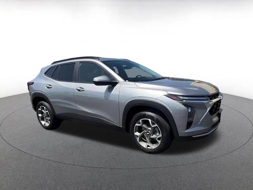 Sterling Gray Metallic 2025 Chevrolet Trax LT
