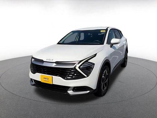 Snow White Pearl 2025 Kia Sportage LX