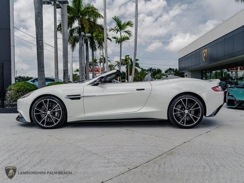 WHITE 2014 Aston Martin Vanquish Volante