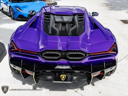 2024 Lamborghini Revuelto