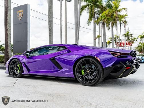 2024 Lamborghini Revuelto 