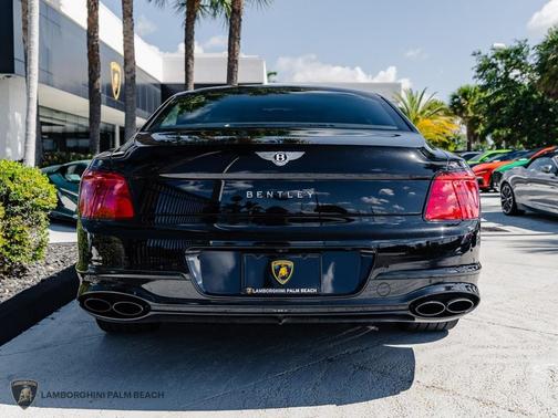 BLACK 2024 Bentley Flying Spur S