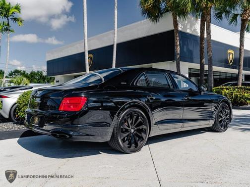 BLACK 2024 Bentley Flying Spur S