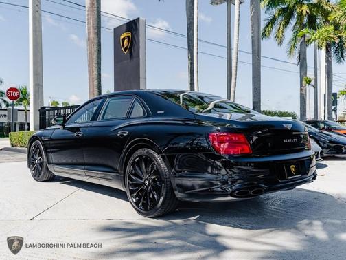 BLACK 2024 Bentley Flying Spur S