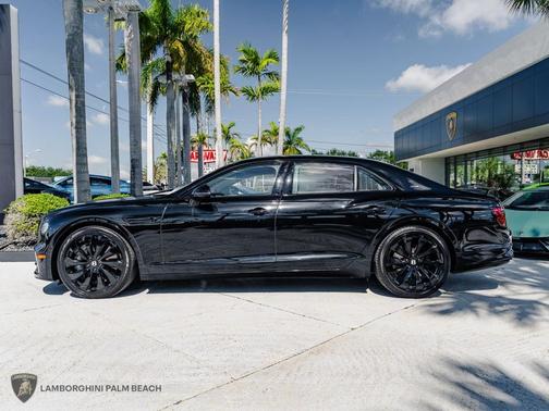 BLACK 2024 Bentley Flying Spur S