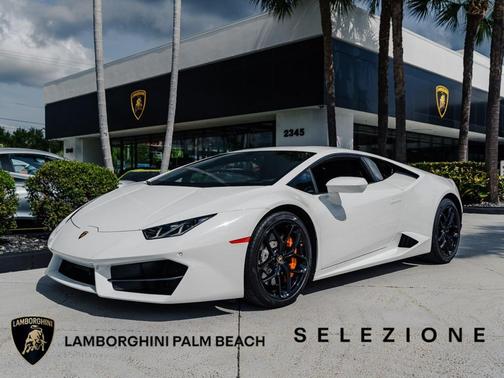 WHITE 2019 Lamborghini Huracan LP580-2