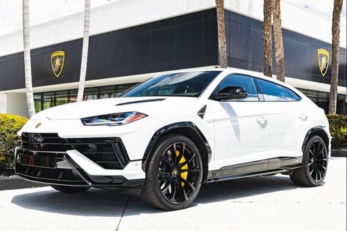 Bianco Icarus Metallic 2024 Lamborghini Urus S