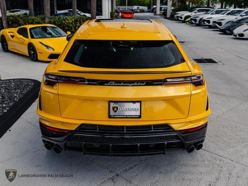 YELLOW 2023 Lamborghini Urus S