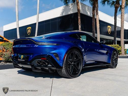 2025 Aston Martin Vantage 