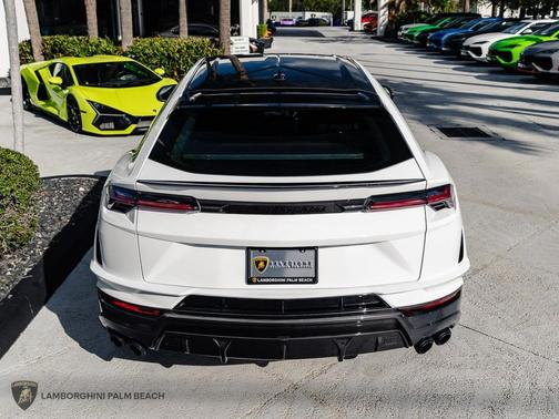 2024 Lamborghini Urus Performante