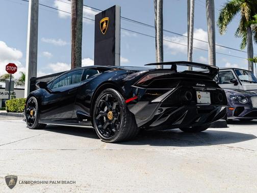 2024 Lamborghini Huracan Tecnica 