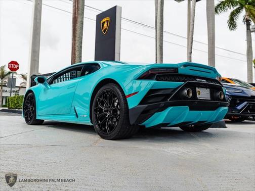 2022 Lamborghini Huracan EVO Coupe RWD
