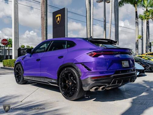 VIOLA 2023 Lamborghini Urus Performante