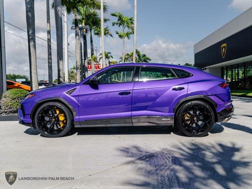 VIOLA 2023 Lamborghini Urus Performante