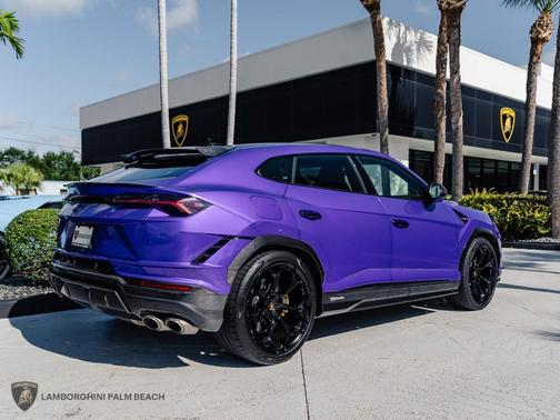 VIOLA 2023 Lamborghini Urus Performante