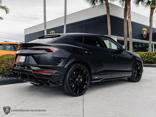 2024 Lamborghini Urus S