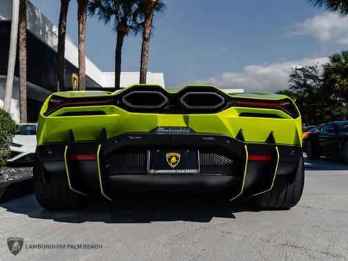 2024 Lamborghini Revuelto 