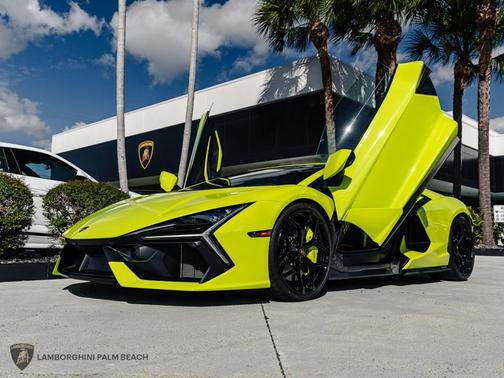 2024 Lamborghini Revuelto 