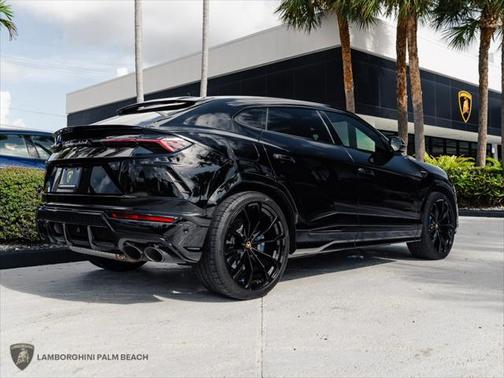 2022 Lamborghini Urus