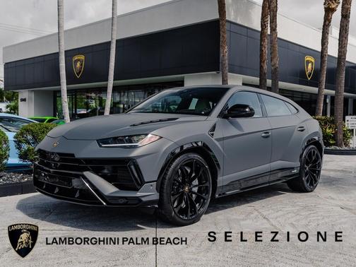 GREY 2024 Lamborghini Urus S