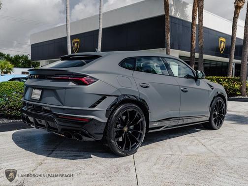 GREY 2024 Lamborghini Urus S