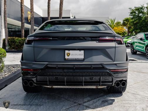 GREY 2024 Lamborghini Urus S