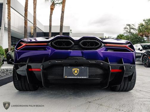 2024 Lamborghini Revuelto