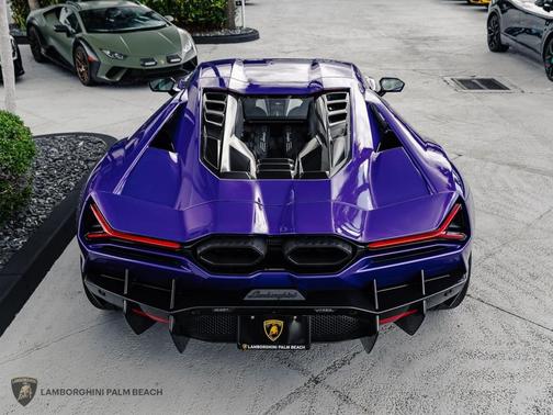 2024 Lamborghini Revuelto