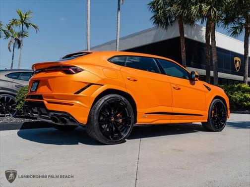 2023 Lamborghini Urus S
