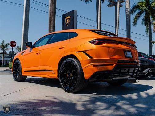 2023 Lamborghini Urus S