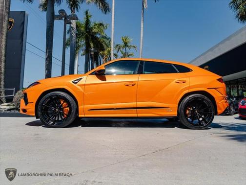 2023 Lamborghini Urus S
