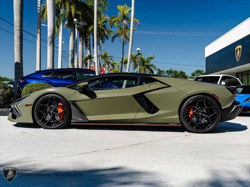 2024 Lamborghini Revuelto